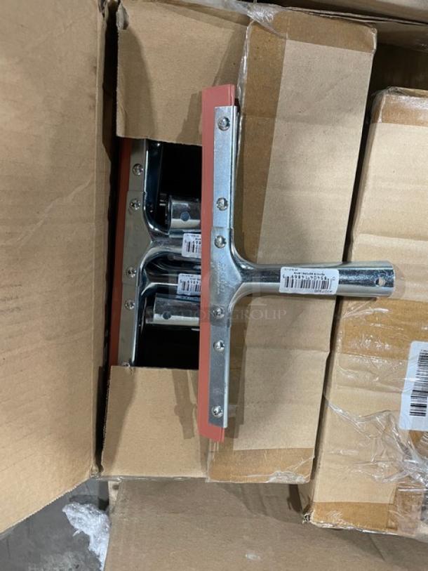 BRAND NEW! MIXED PALLET! Cambro Lugano Series Commercial Clear 9" Easy Grip Tongs! Model: TGG9135! With Carlisle Sparta Spectrum Galaxy Series Commercial White 2" Wide Pastry/Basting Brush! With Nylon Bristles! Model: 4039102! With Carlisle Commercial Melamine Heavy Duty 10"x14" Rectangular 6-Compartment Meal Tray! Model: 4398050! With Cambro CamSquares Series Commercial Translucent 18 Qt. Square Food Storage Container! Model: 18SFSPP190! With Carlisle Flo-Pac Series Commercial Black 24" Straight Blade Squeegee! Model: 361202400! & MORE! 44X Your Bid! - Image 8 of 9