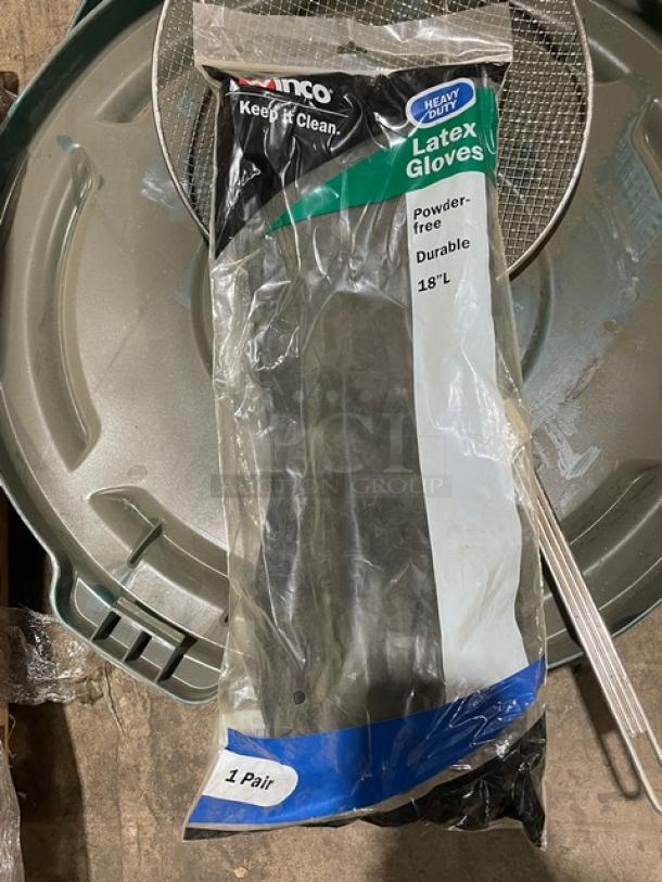 BRAND NEW! MIXED PALLET! Tork Commercial White 1/8-Fold Universal Dinner Napkin! Model: N5181A! With Flat Tech Commercial 1/4" Thread Equalizing Table Leveler! Model: FRB1003A01! With Rubbermaid BRUTE Series Commercial White 44 Gal. Round Waste Can Lid/Cover! Model: FG264560WHT! With Admiral Craft Commercial 12" Mesh Skimmer! Model: WSK-12! & MORE! 30X Your Bid! - Image 8 of 8