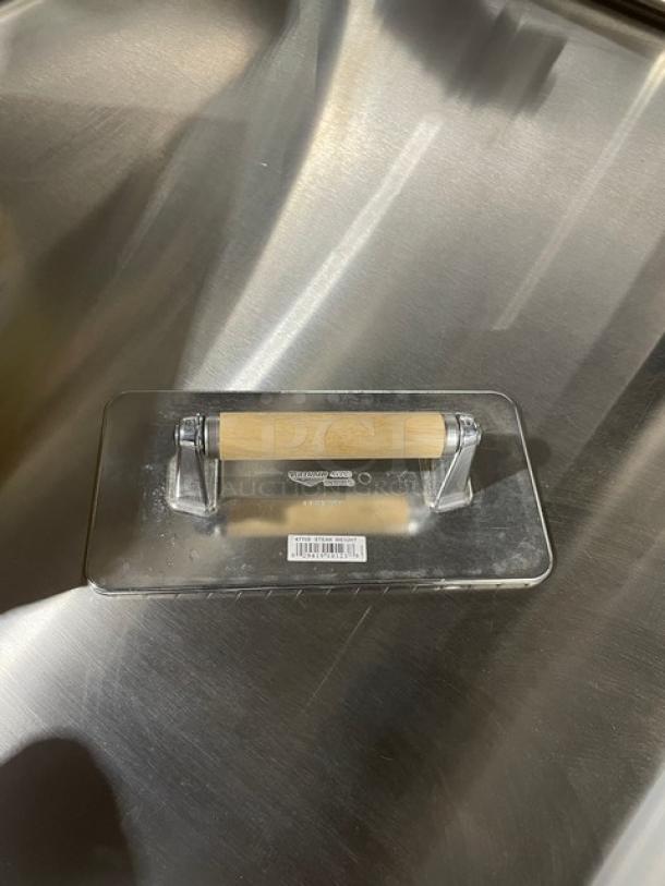 BRAND NEW! Vollrath Commercial Cast Aluminum Waffle-Patterned Grid-Bottom Steak Weight! With Wooden Handle! Model: 47709! 10X Your Bid! - Image 6 of 8