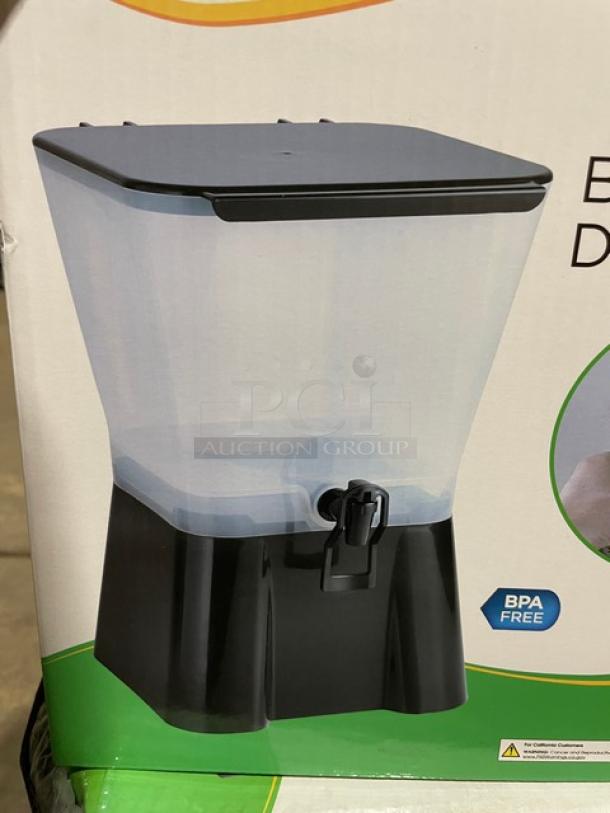 BRAND NEW! Winco Commercial Black 3 Gal. Countertop Hands-Free Square Beverage Dispenser! With Stain-Resistant Server! Model: PBD-3SK! 2X Your Bid! - Image 6 of 6