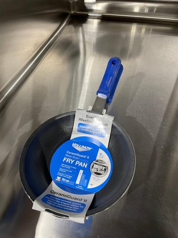 BRAND NEW! Vollrath Wear-Ever Series Commercial Aluminum 7” Round Fry Pan! With CeramiGuard-II Non-Stick Coating! With Blue Grip Handle! Model: Z4007! 4X Your Bid! - Image 4 of 10
