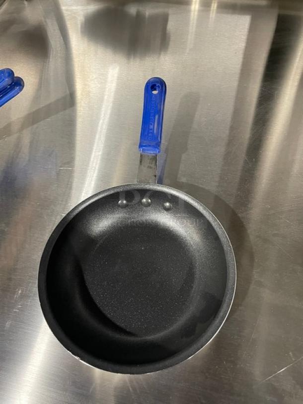 BRAND NEW! Vollrath Wear-Ever Series Commercial Aluminum 7” Round Fry Pan! With CeramiGuard-II Non-Stick Coating! With Blue Grip Handle! Model: Z4007! 4X Your Bid! - Image 6 of 10