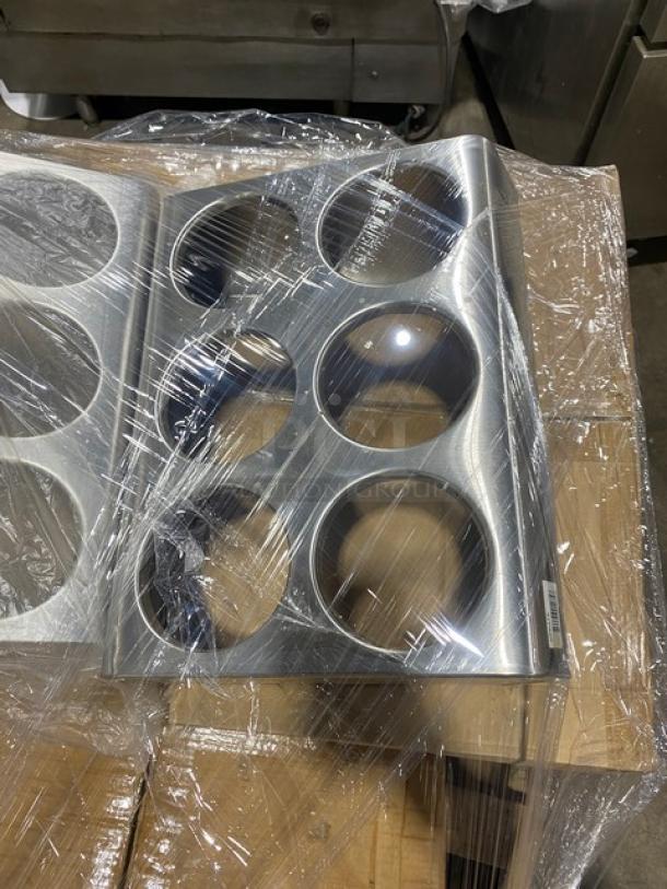 BRAND NEW! MIXED PALLET! Winco Commercial Stainless Steel 30 Qt. Mixing Bowl! Model: MXB-3000Q! With Winco Commercial Stainless Steel Full-Size Spillage Pan! Model: C-WPP! With Update International Commercial Stainless Steel Countertop 6-Compartment Flatware Holder! Model: FCH-6! 26X Your Bid! - Image 2 of 6