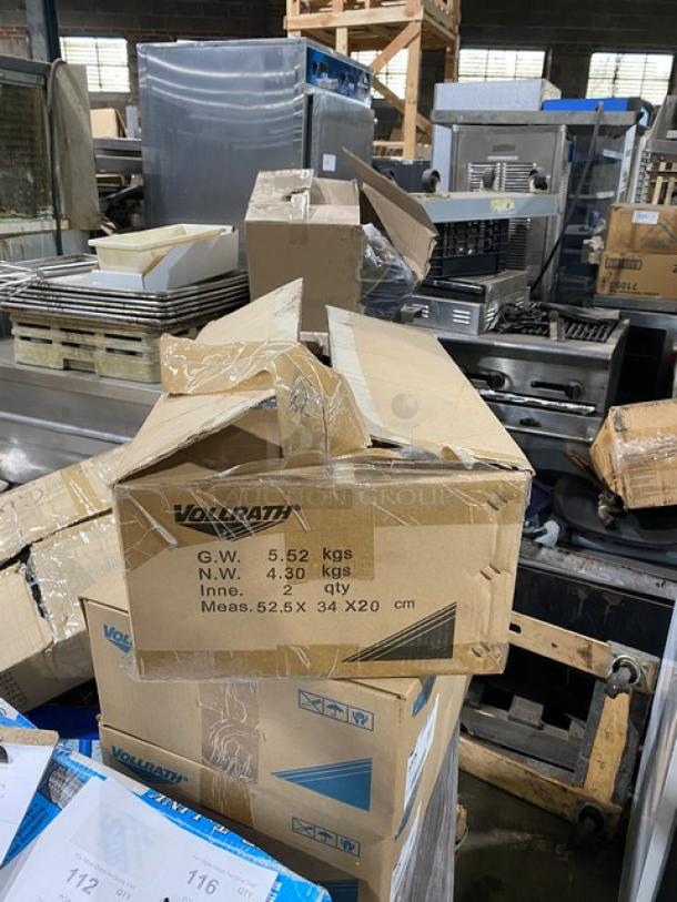 BRAND NEW! Vollrath Optio Series Commercial Stainless Steel 6-3/4 Qt. Sauce Pot! With Handled Low-Dome Cover! 2 Per Case! Model: 3902! ALL ONE MONEY! - Image 3 of 8