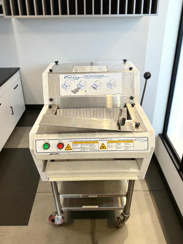 Amazing Buy - Oliver 732-N Front-Load Bread Slicer w/ Bagging Scoop, 115v - Tested & Working - Image 2 of 5