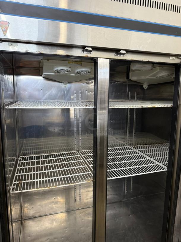 Great Condition - Everest ESR3 74 3/4" Stainless Steel 71 cu. ft Reach-In Refrigerator, 3 Solid Full Doors, Top Mount 115V 1Ph. - Tested & Working - Image 6 of 7