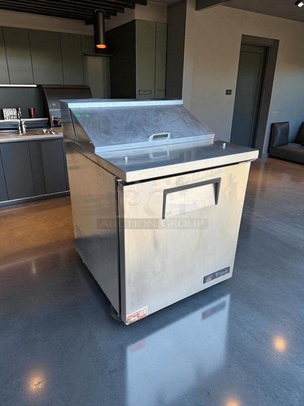 Great Condition - True TSSU-27-08 Solid 1 Door Sandwich / Salad Refrigerated Prep Table, Stainless Steel 115V.- Tested & Working - Image 2 of 7