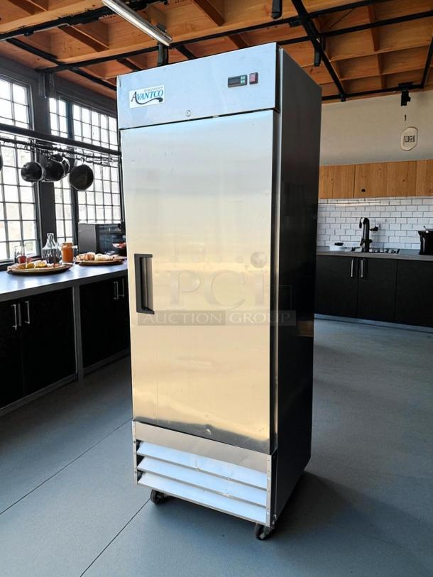 Nice & Clean - Avantco A-19F-HC 29" Solid Door Reach-In Freezer 115v. - Tested & Working - Image 4 of 7