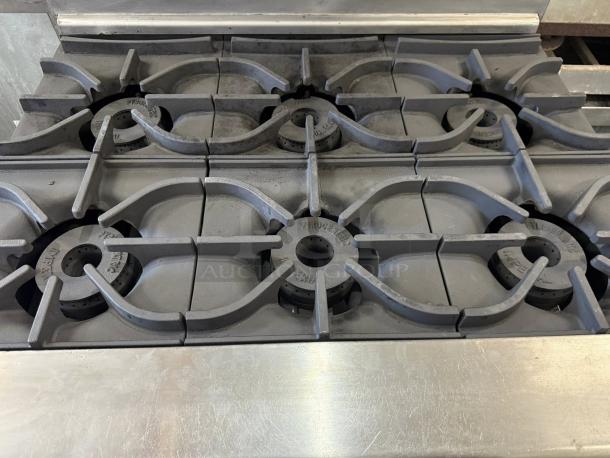 Very Nice - Imperial IR-6 Restaurant Series Range, 6 Burners, 1 Oven, Natural Gas, 36" - Tested & Working - Image 5 of 6