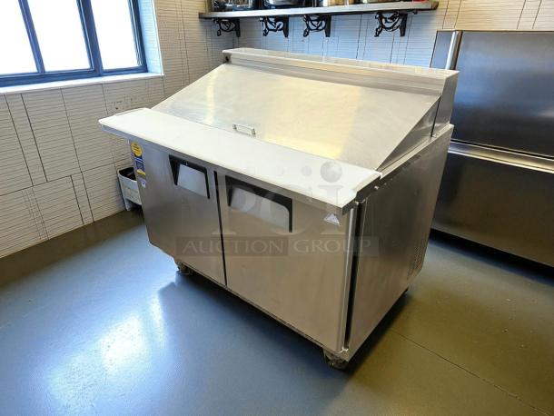 Very Nice! - Everest Refrigeration EPBR2 47.5 Inch Two Section Back Mount Mega-Top Sandwich Prep Table 115v. - Tested & Working - Image 4 of 7