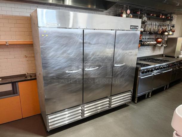 Good Condition! - Beverage Air - KR74-1AS - Solid Door Reach In Refrigerator 115v. 1ph. - Tested & Working - Image 2 of 7