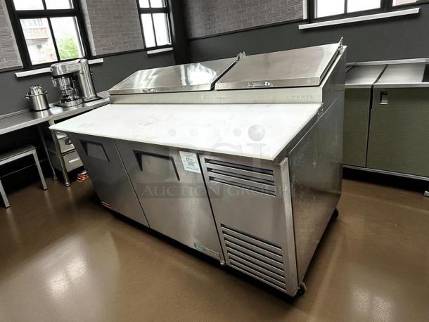 WOW Great buy! - True TPP-AT-67-HC 67" TPPAT Series Pizza Prep Table w/ Refrigerated Base, 115v - Tested & Working - Image 4 of 7