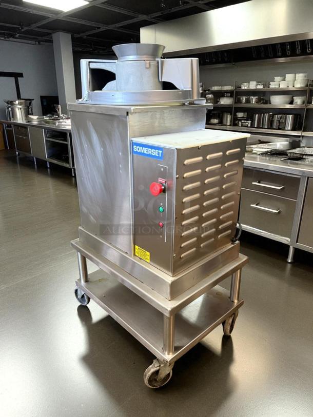 Amazing Condition! - Somerset SDR-400T 1-36 oz. Dough Rounder with Table - 120V, 3/4 HP - Tested & Working - Image 4 of 5