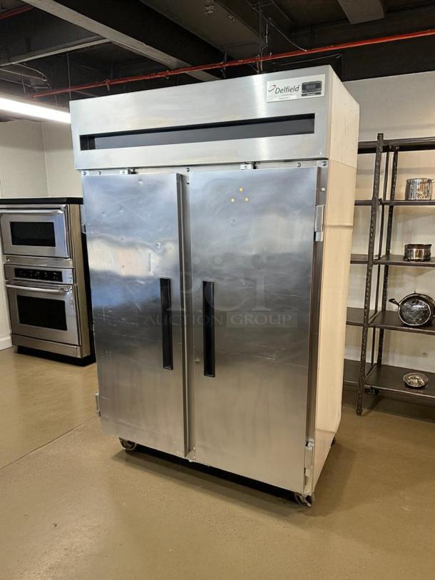 Sweet! - Delfield 6151XL-S 50" Two Section Full Door Reach-In Freezer - 115V - Tested & Working - Image 4 of 6