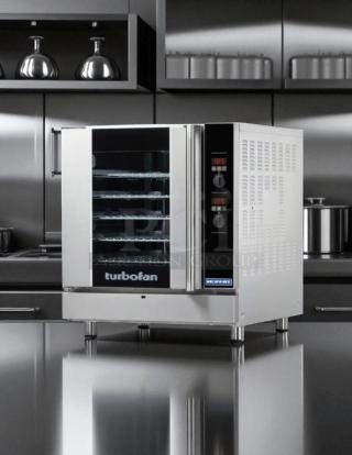 Great Condition - Moffat G32D5-1-N Turbofan Single Deck Full Size Natural Gas Digital Convection Oven with Steam Injection - 110-120V, 1 Phase- Tested & Working