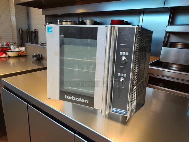 Great Condition - Moffat G32D5-1-N Turbofan Single Deck Full Size Natural Gas Digital Convection Oven with Steam Injection - 110-120V, 1 Phase- Tested & Working - Image 4 of 6