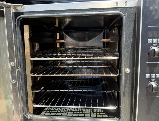 Great Condition - Moffat G32D5-1-N Turbofan Single Deck Full Size Natural Gas Digital Convection Oven with Steam Injection - 110-120V, 1 Phase- Tested & Working - Image 5 of 6
