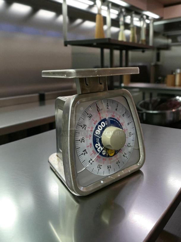 Good Condition - Taylor TS32F Commercial Kitchen Analog Portion Control Scale with Fixed Dial 32 oz. x 1/4 oz. capacity - Tested & Working - Image 2 of 4
