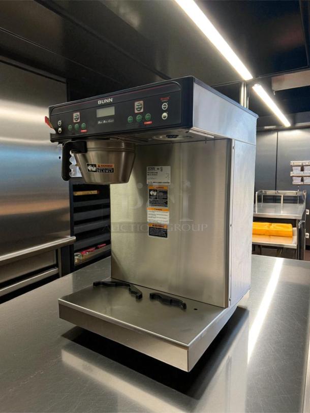 Nice Condition - Bunn 51200.0102 ICB Infusion Series Stainless Steel Twin Automatic Coffee Brewer - 120/208V - Tested & Working - Image 4 of 5