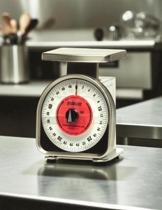 Nice Condition - Rubbermaid® Commercial Pelouze Y-Line Mech Portion-Control Scale, 32oz Cap - Item #1193542