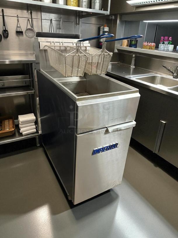 Amazing Condition - Imperial Range IFS-40NG Natural Gas 40 lb. Tube Fired Fryer - 105,000 BTU - Tested & Working - Image 2 of 7