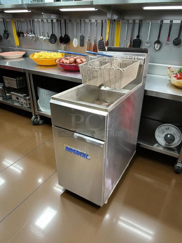 Amazing Condition - Imperial Range IFS-40NG Natural Gas 40 lb. Tube Fired Fryer - 105,000 BTU - Tested & Working - Image 3 of 7