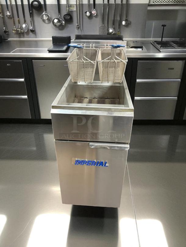 Amazing Condition - Imperial Range IFS-40NG Natural Gas 40 lb. Tube Fired Fryer - 105,000 BTU - Tested & Working - Image 4 of 7