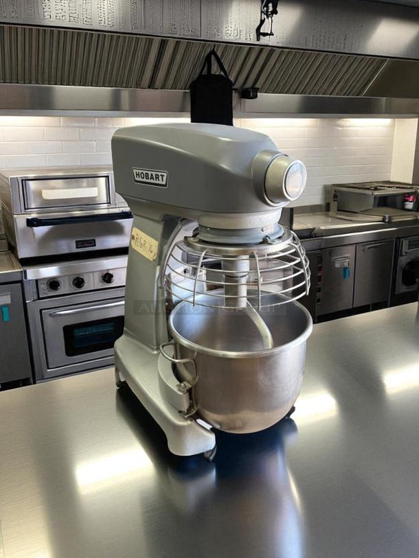 Amazing Find ! - Hobart Legacy+ HL200 20 Qt. Planetary Stand Mixer with Guard & Standard Accessories - 120V, 1/2 hp - Tested & Working - Image 2 of 6