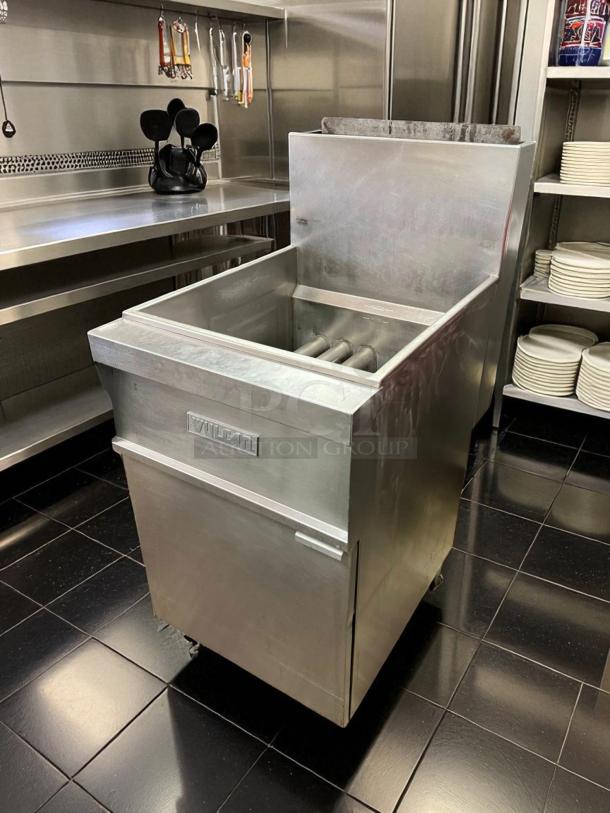 Good Condition - Vulcan LG400 45-50 lb. Freestanding Gas Fryer - Tested & Working - Image 4 of 6