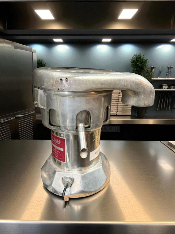 Great Condition - RUBY 2000 Commercial Juice Extractor - Tested & Working - Image 4 of 6