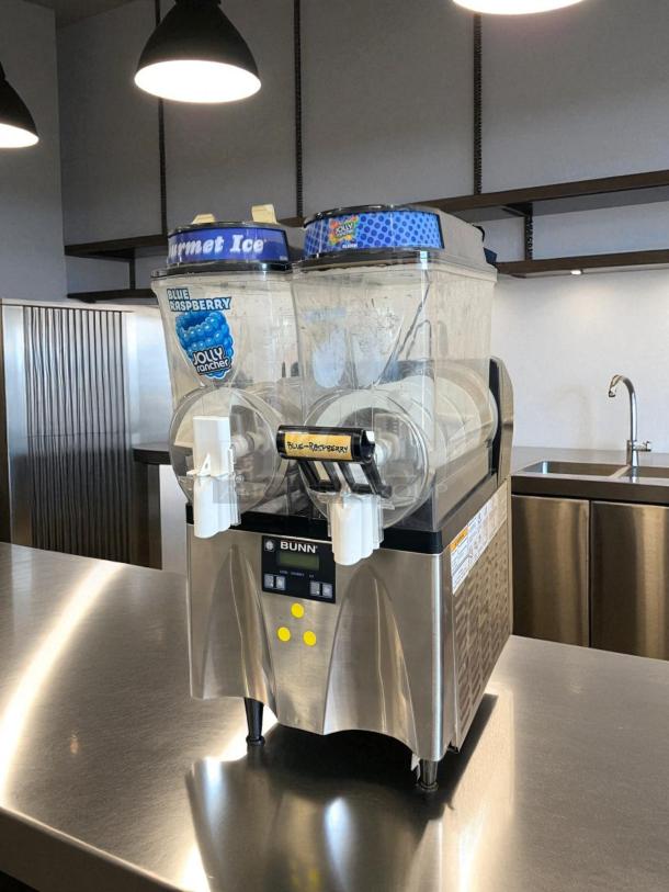 Great Condition - BUNN 34000.0080 ULTRA-2 High Performance Frozen Beverage System with 2 Hoppers, Silver - Tested & Working - Image 4 of 6