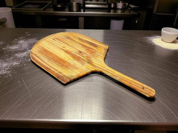 Gozney Acacia Placement Peel, Large 14'', acacia wood pizza peel, excellent condition, natural wood finish.