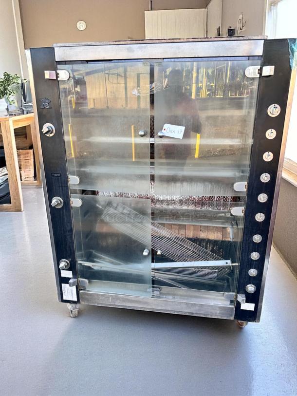 Awesome Condition – 5-Spit Gas Rotisserie Oven – Glass Doors – Commercial Grade – Fully Tested & Working! - Image 5 of 10