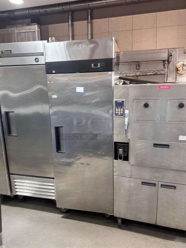 Excellent Condition – UR Single Door – Reach-In Freezer – 115V – Fully Tested & Working! - Image 3 of 6