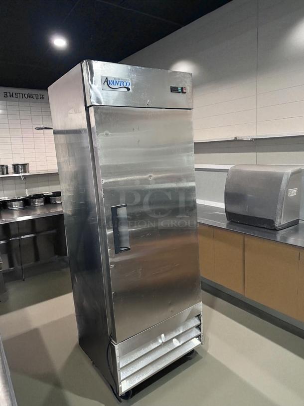 Excellent Condition – Avantco 178A19FHC – Single Door – Reach-In Refrigerator – 115V – Fully Tested & Working! - Image 3 of 5