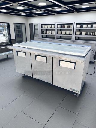 Excellent Condition – True TSSU-72-30M-B-ST – 3-Door Refrigerated Sandwich Prep Table – 115V – Fully Tested & Working!