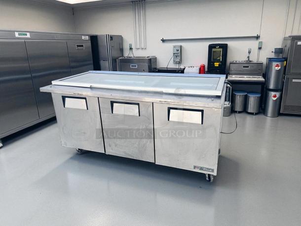 Excellent Condition – True TSSU-72-30M-B-ST – 3-Door Refrigerated Sandwich Prep Table – 115V – Fully Tested & Working! - Image 5 of 10