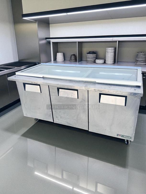 Excellent Condition – True TSSU-72-30M-B-ST – 3-Door Refrigerated Sandwich Prep Table – 115V – Fully Tested & Working! - Image 8 of 10