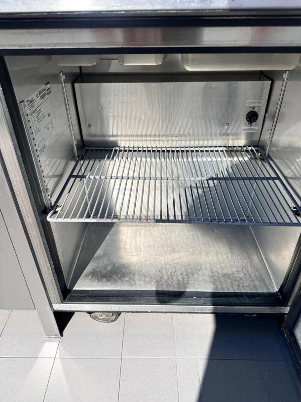 Excellent Condition – True TSSU-27-08 – Sandwich Prep Table – 115V – Fully Tested & Working! - Image 7 of 8