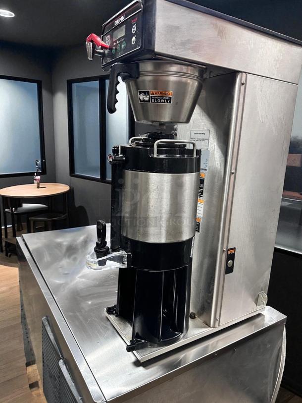 Awesome Condition – BUNN Infusion Series Digital Coffee Brewer – Dual Voltage – Fully Tested & Working! - Image 5 of 5