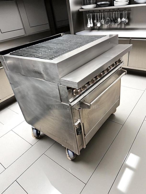 Excellent Condition – Montague Legend Radiant Charbroiler Gas Range with Convection Oven – Fully Tested & Working! - Image 4 of 7