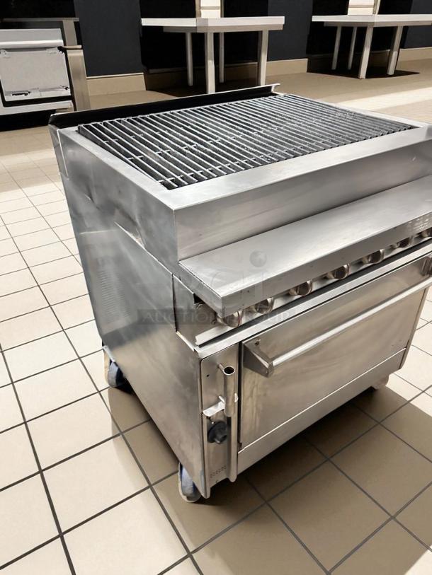 Excellent Condition – Montague Legend Radiant Charbroiler Gas Range with Convection Oven – Fully Tested & Working! - Image 6 of 7