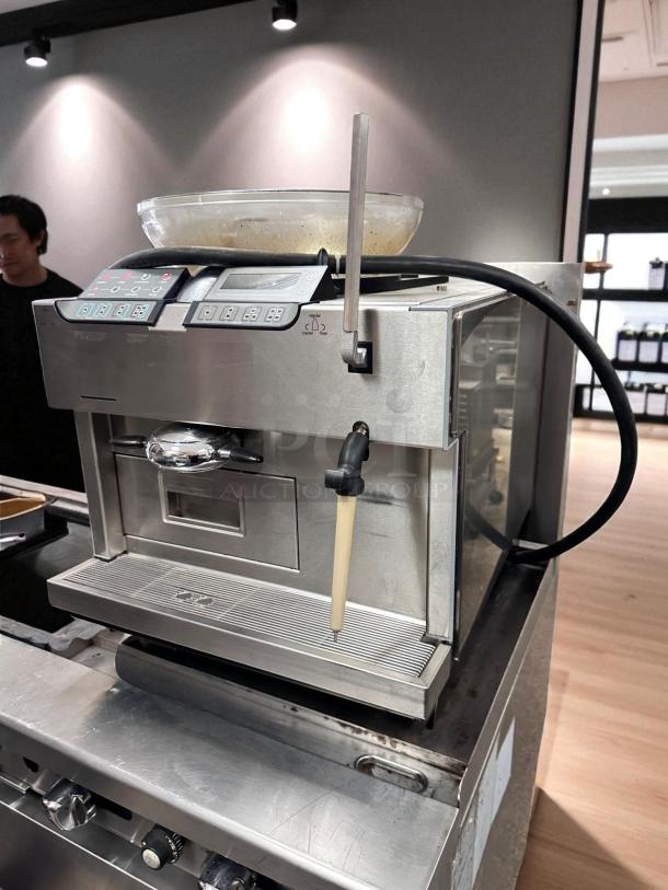 Awesome Condition – Super-Automatic Espresso Machine – Dual Hopper – 115V – Fully Tested & Working! - Image 1 of 9