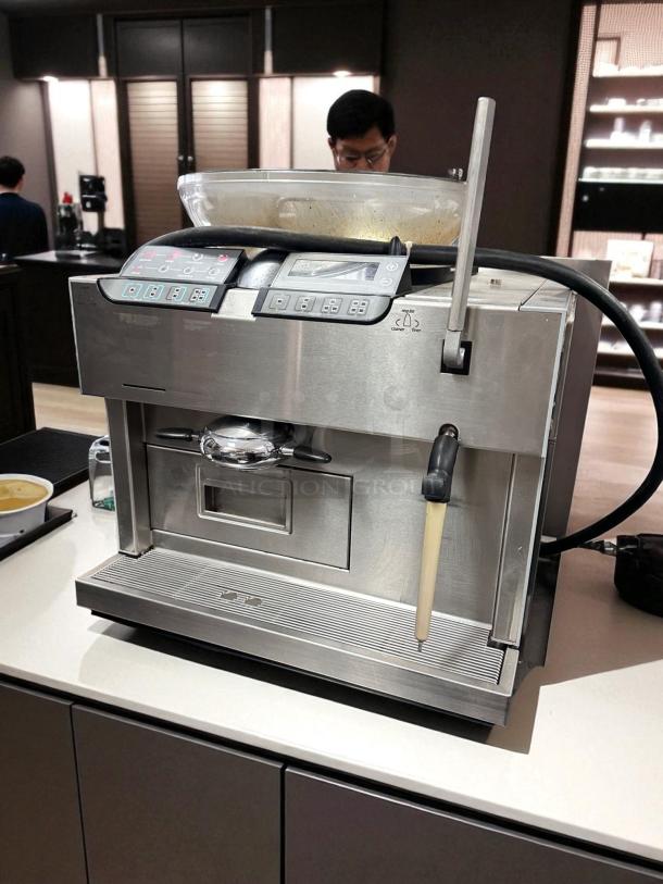Awesome Condition – Super-Automatic Espresso Machine – Dual Hopper – 115V – Fully Tested & Working! - Image 4 of 9