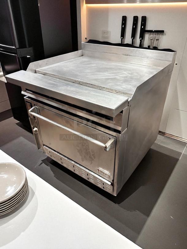 Superb Condition – Jade Range JTRH-36G-36 – Heavy Duty Gas Griddle Range with Oven – Fully Tested & Working! - Image 4 of 8
