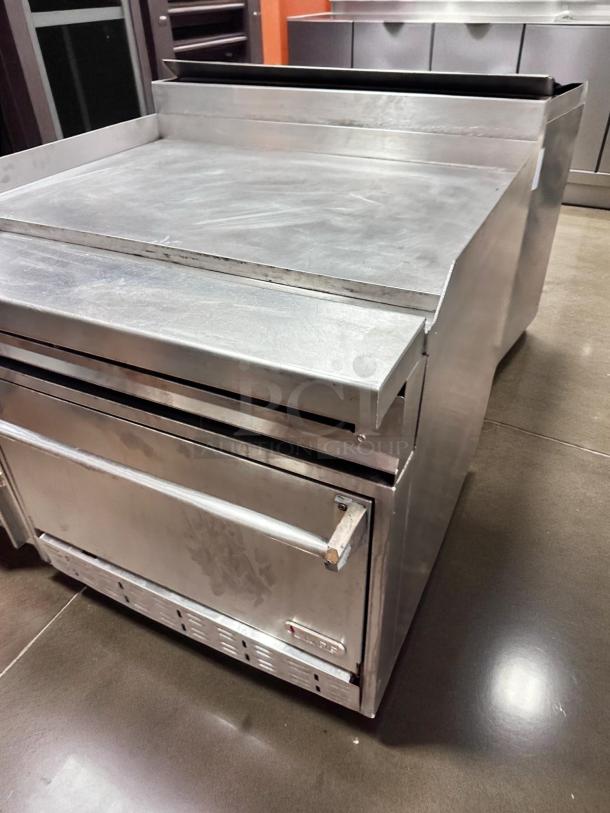 Superb Condition – Jade Range JTRH-36G-36 – Heavy Duty Gas Griddle Range with Oven – Fully Tested & Working! - Image 6 of 8