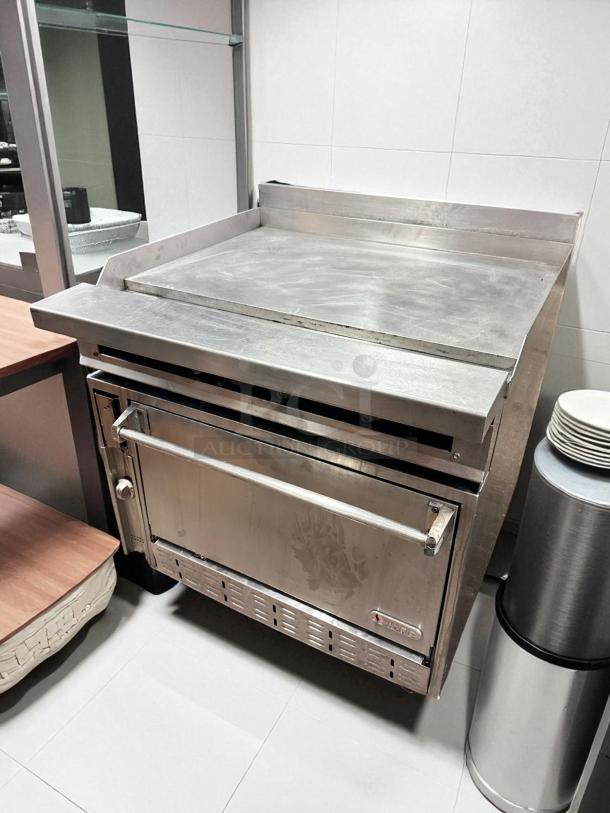 Superb Condition – Jade Range JTRH-36G-36 – Heavy Duty Gas Griddle Range with Oven – Fully Tested & Working! - Image 8 of 8