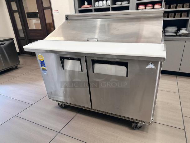 Outstanding Condition – Everest EPBR2 – Two Door – Sandwich/Salad Prep Table Refrigerator – 115V – Fully Tested & Working! - Image 5 of 10