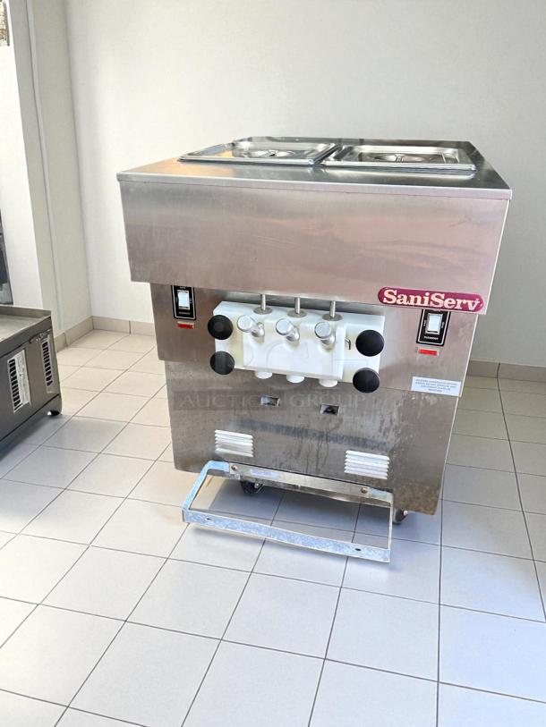 Excellent Condition – SaniServ Commercial Soft Serve Ice Cream Machine – Model Estimated: 522 – 115V – Fully Tested & Working! - Image 2 of 6