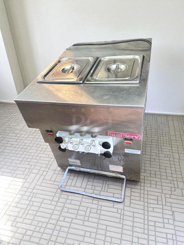 Excellent Condition – SaniServ Commercial Soft Serve Ice Cream Machine – Model Estimated: 522 – 115V – Fully Tested & Working! - Image 4 of 6